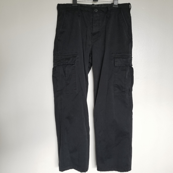 black cargo pants me